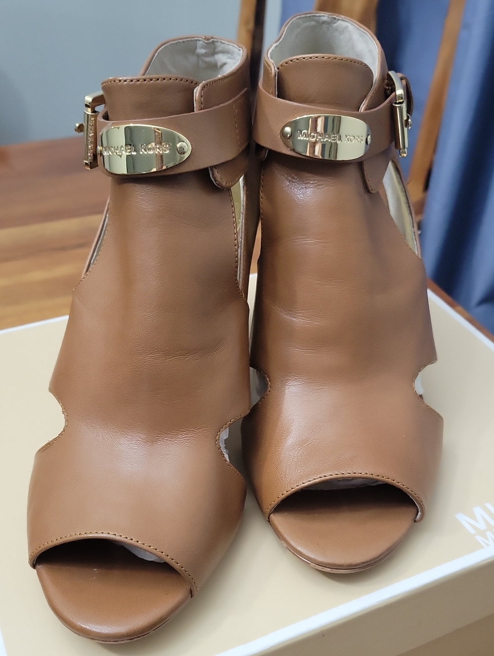 MICHAEL KORS Women's Brown Leather Open-Toe Cutout Mules with Gold Hardware